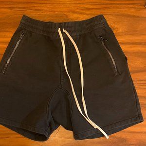 FOG ESSENTIALS - sweat shorts (black size small)